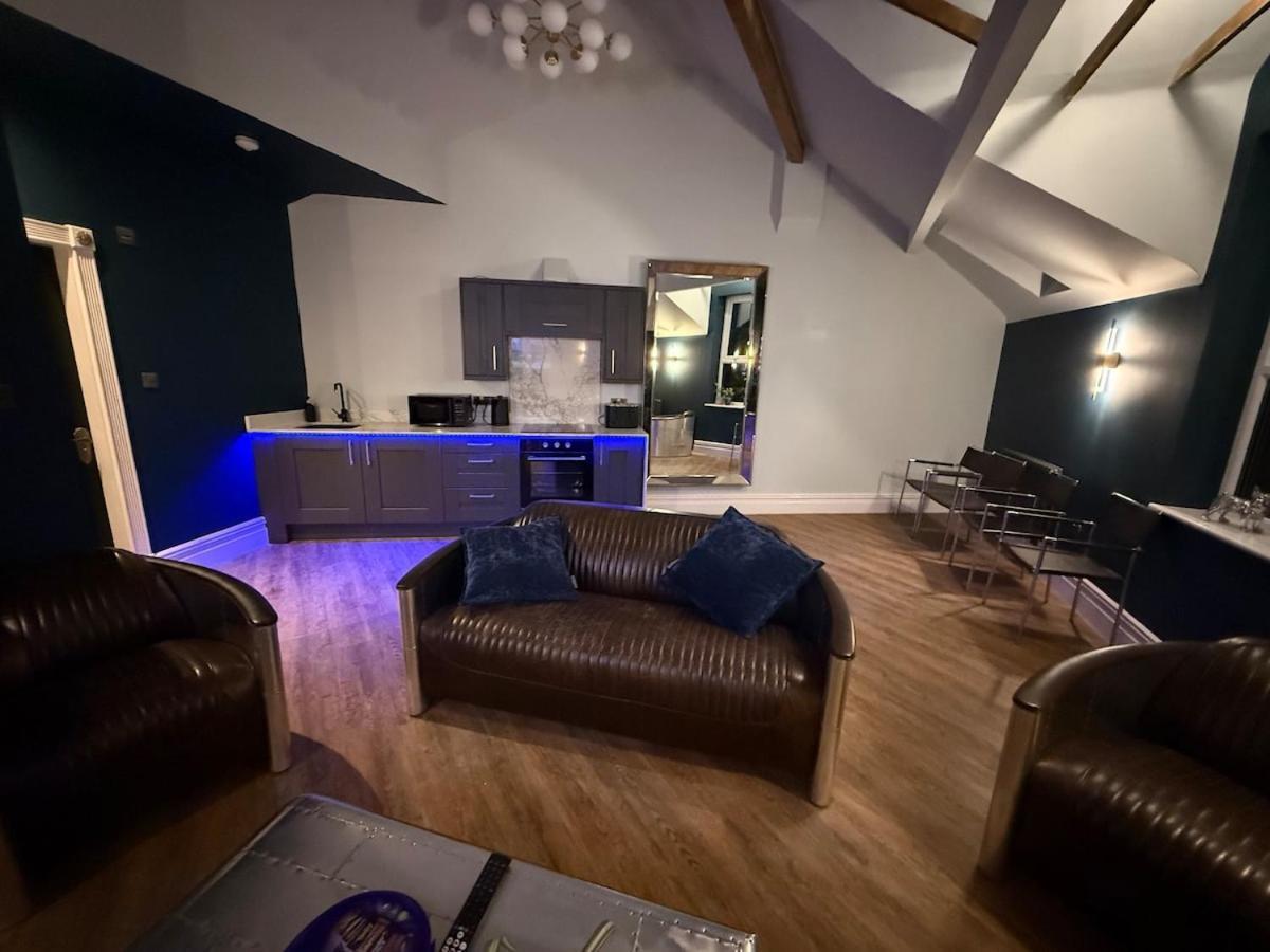 The Loft At One Luxury Penthouse Apartman Wigan Kültér fotó